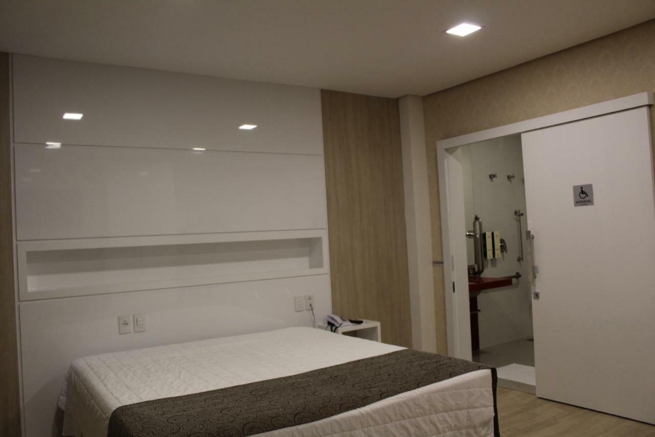 Holiday & Business Hotel - Em Frente Ao Centro De Eventos E Arena Conda Chapecó 외부 사진